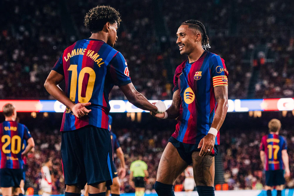 21h15 ngày 6/9, sân Mestalla, Valencia – Barca: Raphinha nhập vai “số 9” - Ảnh 1. 21h15 ngày 6/9, sân Mestalla, Valencia – Barca: Raphinha nhập vai “số 9” - Ảnh 1.