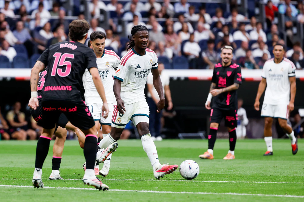 2h00 ngày 5/9, sân La Cartuja, Betis - Real Madrid: Mourinho giải cứu binh nhì Camavinga - Ảnh 1. 2h00 ngày 5/9, sân La Cartuja, Betis - Real Madrid: Mourinho giải cứu binh nhì Camavinga - Ảnh 1.