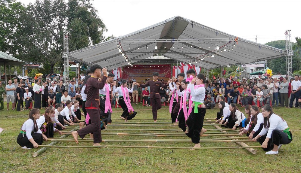 Vì một miền quê đáng sống: Tỏa sáng sắc Mường vùng biên Sa Loong - Ảnh 3.
