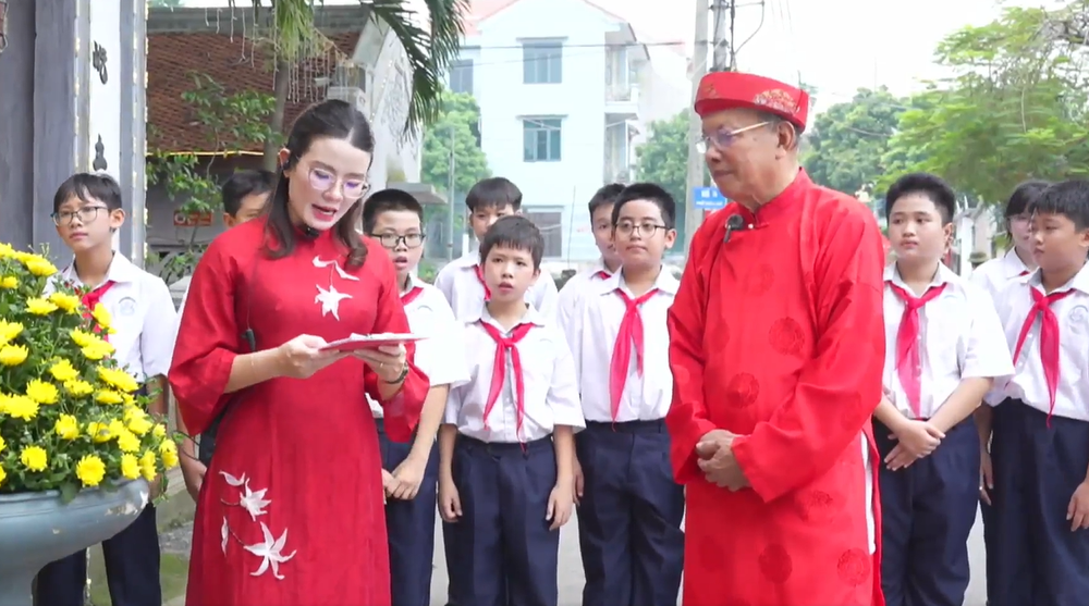 Di sản Hà Nội cùng "lên sóng" giữa 100 ngày chuyển đổi số (kỳ 2): Để người trẻ kể tiếp chuyện đình làng - Ảnh 5. Di sản Hà Nội cùng "lên sóng" giữa 100 ngày chuyển đổi số (kỳ 2): Để người trẻ kể tiếp chuyện đình làng - Ảnh 5.