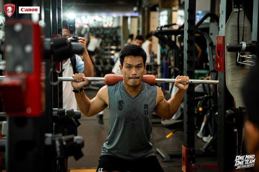 HLV Park Hang Seo ra tối hậu thư ở Kanchaburi: 'Không theo kịp sẽ khó trụ lại' - Ảnh 2. HLV Park Hang Seo ra tối hậu thư ở Kanchaburi: 'Không theo kịp sẽ khó trụ lại' - Ảnh 2.