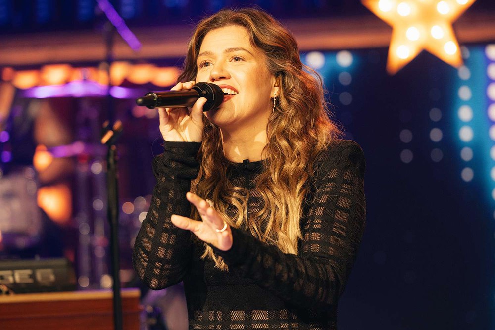 Ca khúc "A Moment Like This": Khoảnh khắc đổi đời của Kelly Clarkson - Ảnh 3. Ca khúc "A Moment Like This": Khoảnh khắc đổi đời của Kelly Clarkson - Ảnh 3.