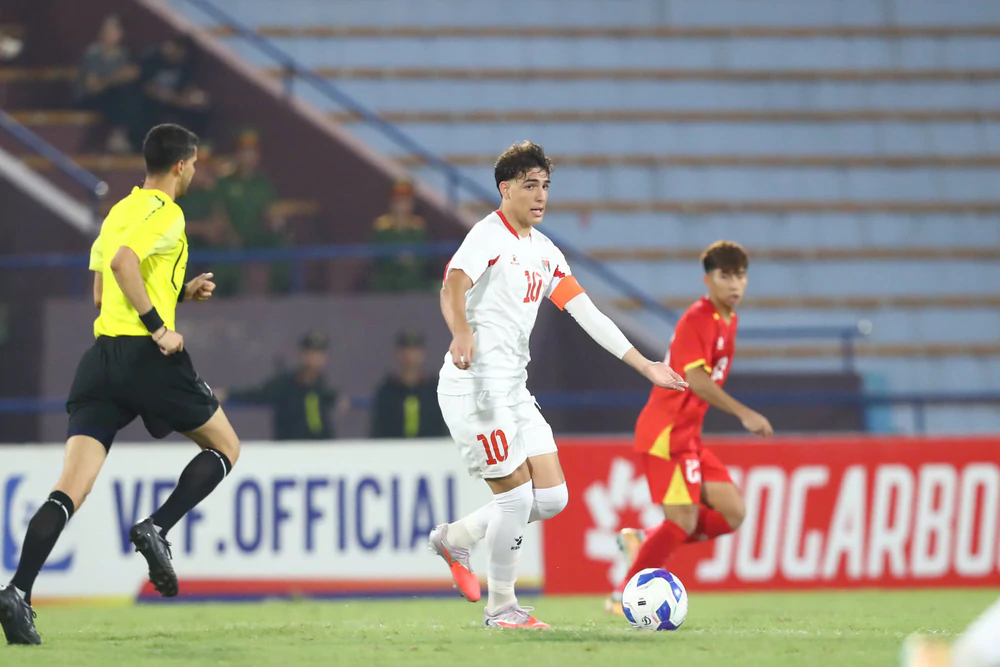 U20 Việt Nam (áo đỏ) thua U20 Palestine 1-2 ở vòng loại U20 Châu Á 2027. Ảnh: Hoàng Linh U20 Việt Nam (áo đỏ) thua U20 Palestine 1-2 ở vòng loại U20 Châu Á 2027. Ảnh: Hoàng Linh