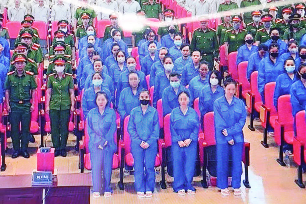 Tuyên án tử hình 11 bị cáo trong vụ án ma túy liên quan đến tiếp viên hàng không - Ảnh 7. Tuyên án tử hình 11 bị cáo trong vụ án ma túy liên quan đến tiếp viên hàng không - Ảnh 7.