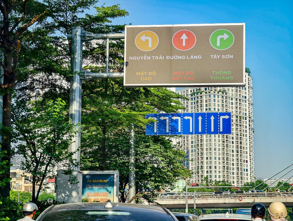 Ùn tắc nghiêm trọng từ Vành đai 2 qua cầu Vĩnh Tuy trong ngày đầu đi làm sau kỳ nghỉ lễ - Ảnh 14.