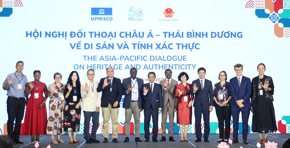 Thông qua Văn kiện Hà Nội về Di sản và Tính xác thực: Bước tiến trong tư duy bảo tồn di sản thế giới - Ảnh 4. Thông qua Văn kiện Hà Nội về Di sản và Tính xác thực: Bước tiến trong tư duy bảo tồn di sản thế giới - Ảnh 4.