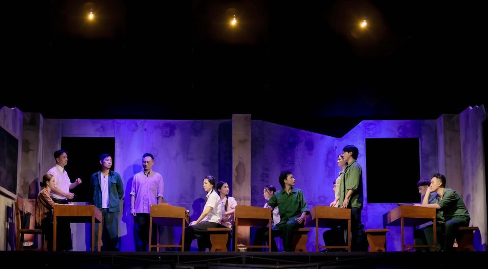 Giải thưởng Bùi Xuân Phái - Vì tình yêu Hà Nội lần 19 - 2026 - NSƯT Sĩ Tiến - Đạo diễn "Quân khu Nam Đồng": "Hà Nội là nơi chúng ta đã sống cùng nhau!" - Ảnh 4. Giải thưởng Bùi Xuân Phái - Vì tình yêu Hà Nội lần 19 - 2026 - NSƯT Sĩ Tiến - Đạo diễn "Quân khu Nam Đồng": "Hà Nội là nơi chúng ta đã sống cùng nhau!" - Ảnh 4.