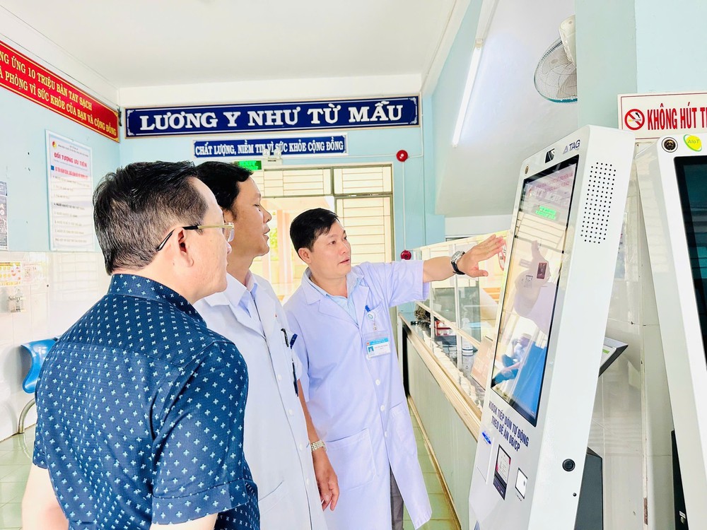 Chuyển đổi số y tế: Bệnh án điện tử - Kết nối dữ liệu, nâng cao hiệu quả khám, chữa bệnh - Ảnh 2. Chuyển đổi số y tế: Bệnh án điện tử - Kết nối dữ liệu, nâng cao hiệu quả khám, chữa bệnh - Ảnh 2.