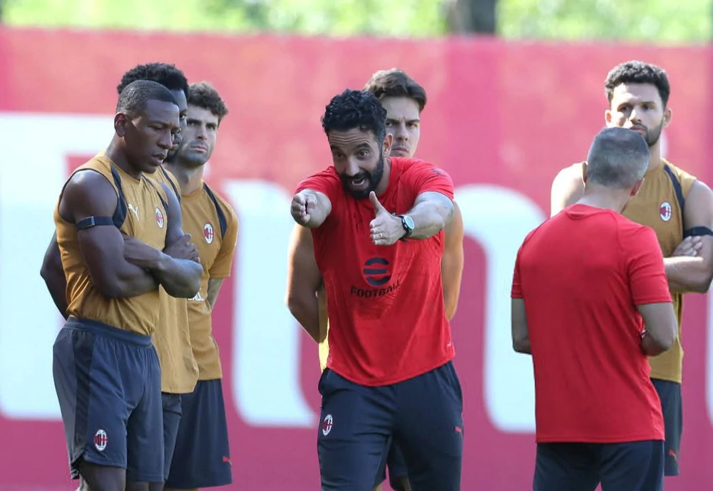 Amorim đứng trước cơ hội lập kỷ lục cùng AC Milan. Ảnh: FBNV Amorim đứng trước cơ hội lập kỷ lục cùng AC Milan. Ảnh: FBNV