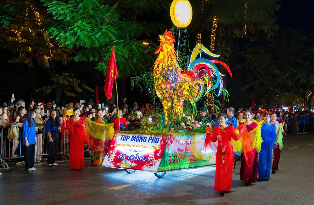 25 tổ dân phố Sơn Tây cùng thắp sáng mùa Trung thu xứ Đoài 2026 - Ảnh 2. 25 tổ dân phố Sơn Tây cùng thắp sáng mùa Trung thu xứ Đoài 2026 - Ảnh 2.