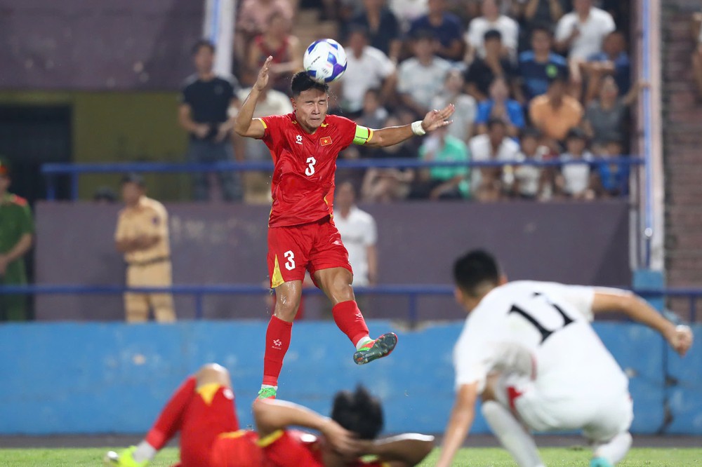 U20 Việt Nam khiến dư luận đặt câu hỏi về "công thức Nhật Bản" - Ảnh 1. U20 Việt Nam khiến dư luận đặt câu hỏi về "công thức Nhật Bản" - Ảnh 1.