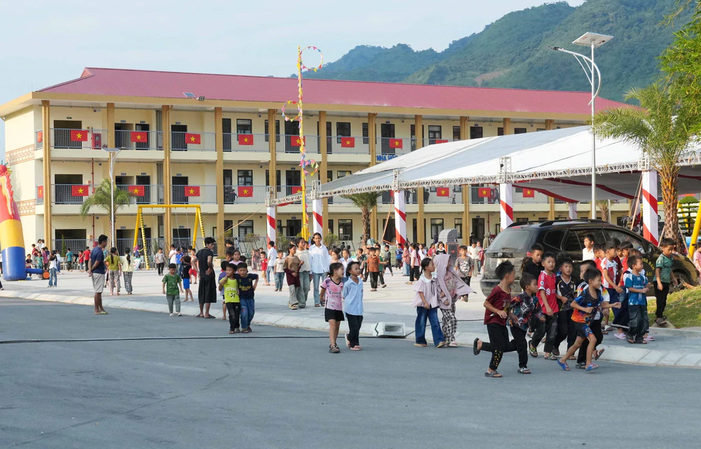 Cuộc sống của học sinh trường phổ thông nội trú liên cấp vùng biên giới Lai Châu - Ảnh 1. Cuộc sống của học sinh trường phổ thông nội trú liên cấp vùng biên giới Lai Châu - Ảnh 1.