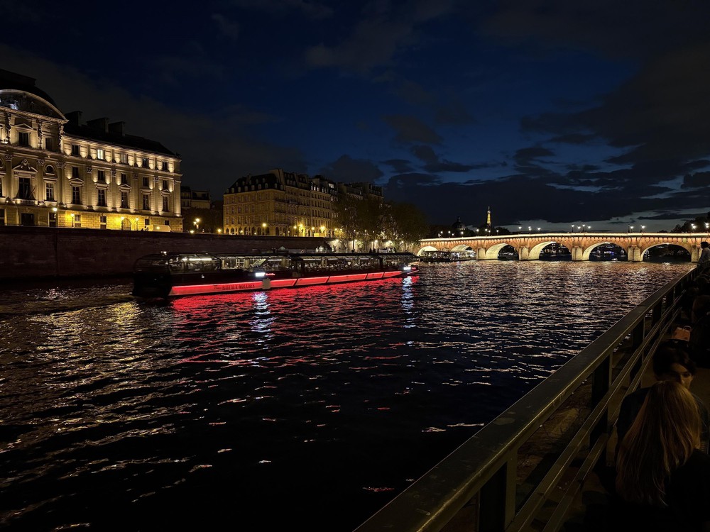 Khám phá Paris về đêm bên dòng Seine - Ảnh 8.
