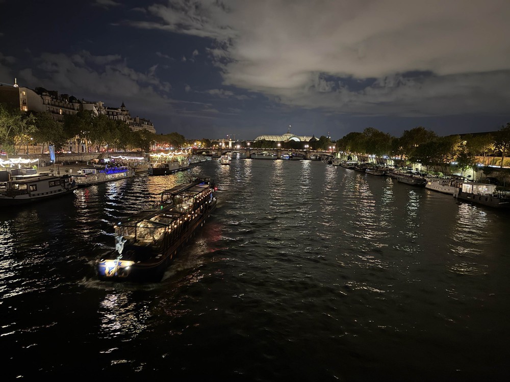 Khám phá Paris về đêm bên dòng Seine - Ảnh 10.