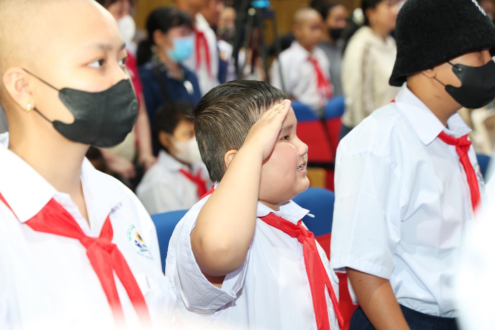 Lễ khai giảng đặc biệt của trẻ em mắc bệnh hiểm nghèo tại Thành phố Hồ Chí Minh - Ảnh 2.