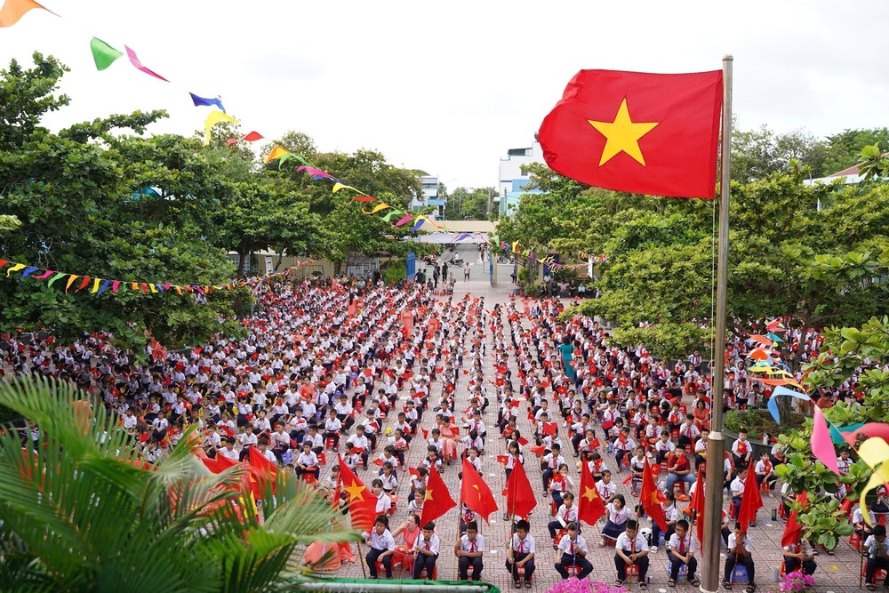 Khai giảng năm học mới - gieo những hạt mầm cho tương lai đất nước - Ảnh 2. Khai giảng năm học mới - gieo những hạt mầm cho tương lai đất nước - Ảnh 2.