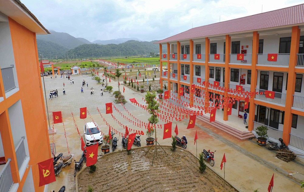Những ngôi trường mới nơi phên dậu Tổ quốc: mở cánh cửa tương lai cho học sinh vùng biên - Ảnh 3. Những ngôi trường mới nơi phên dậu Tổ quốc: mở cánh cửa tương lai cho học sinh vùng biên - Ảnh 3.