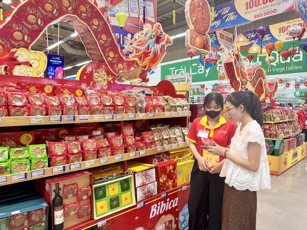 Thị trường bánh Trung thu vào cao điểm, ưu tiên sản phẩm giá vừa phải  - Ảnh 3.