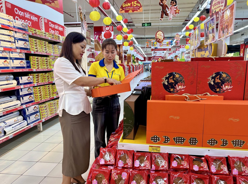 Thị trường bánh Trung thu vào cao điểm, ưu tiên sản phẩm giá vừa phải  - Ảnh 2.