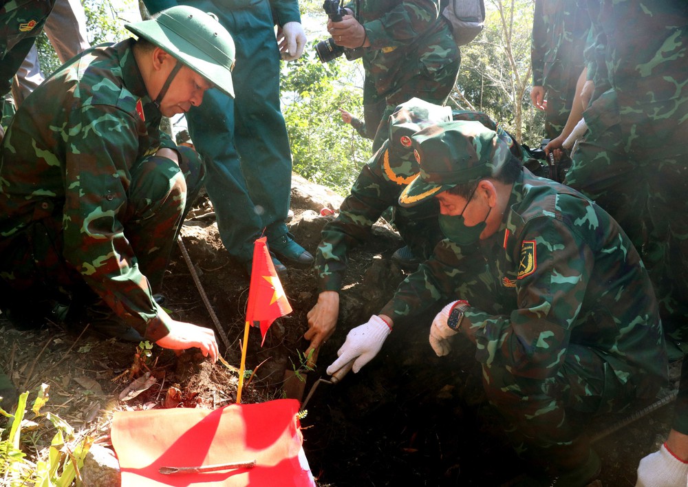 Tuyên Quang: Kiểm tra công tác tìm kiếm, quy tập hài cốt liệt sĩ tại điểm cao 685 - Ảnh 4.
