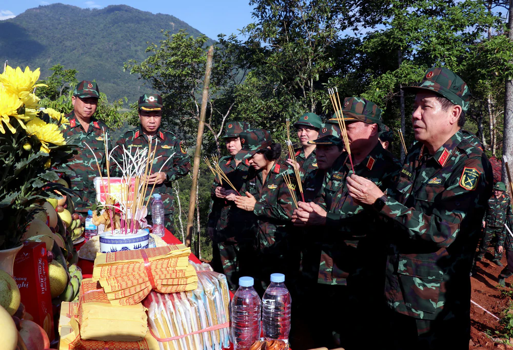 Tuyên Quang: Kiểm tra công tác tìm kiếm, quy tập hài cốt liệt sĩ tại điểm cao 685 - Ảnh 1.