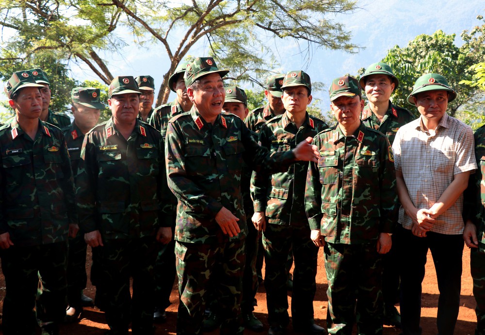 Tuyên Quang: Kiểm tra công tác tìm kiếm, quy tập hài cốt liệt sĩ tại điểm cao 685 - Ảnh 2.