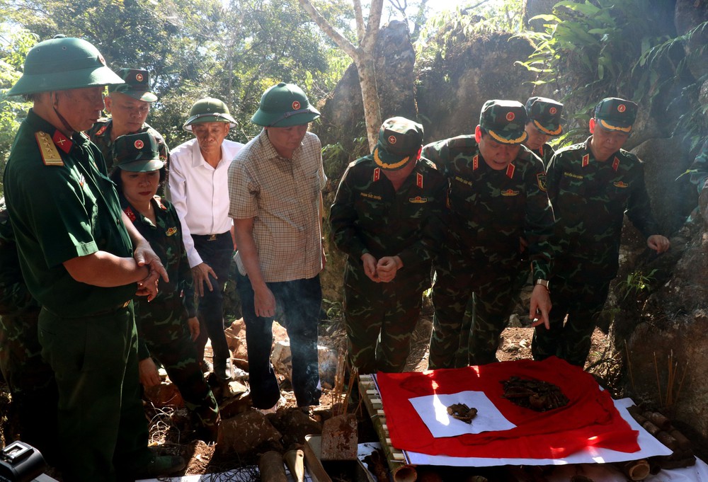 Tuyên Quang: Kiểm tra công tác tìm kiếm, quy tập hài cốt liệt sĩ tại điểm cao 685 - Ảnh 9.