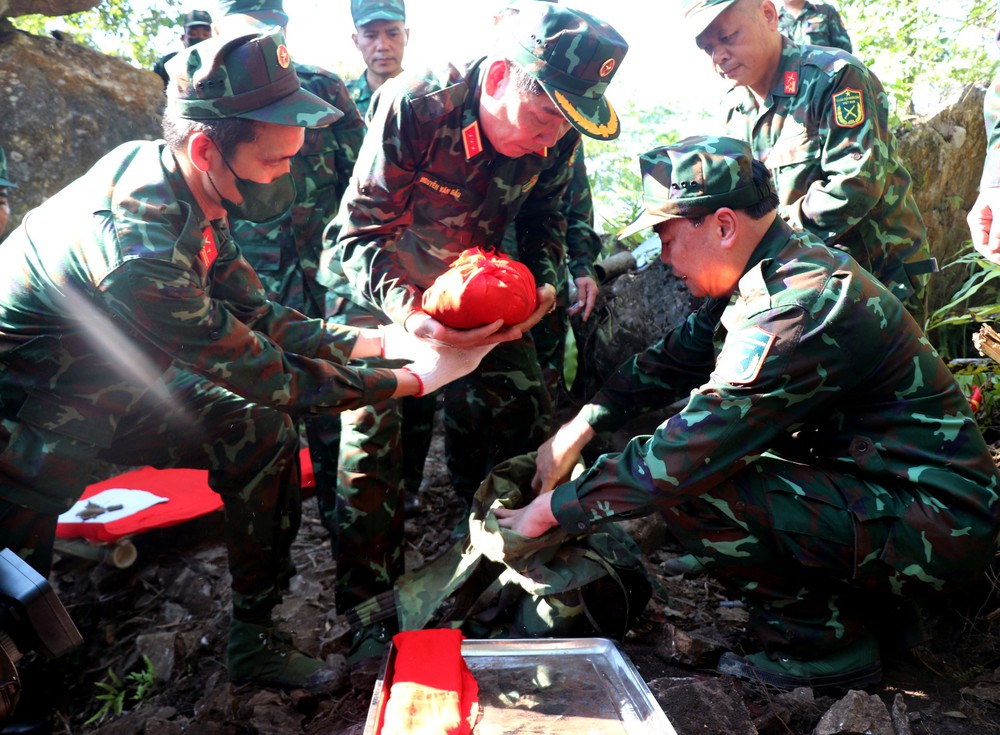 Tuyên Quang: Kiểm tra công tác tìm kiếm, quy tập hài cốt liệt sĩ tại điểm cao 685 - Ảnh 7.