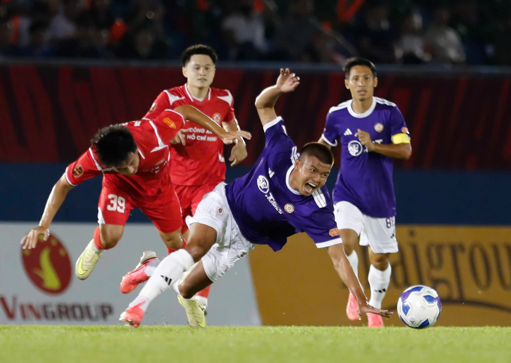 Hà Nội FC và áp lực cho HLV Harry Kewell ngay từ ngày khai màn - Ảnh 2.