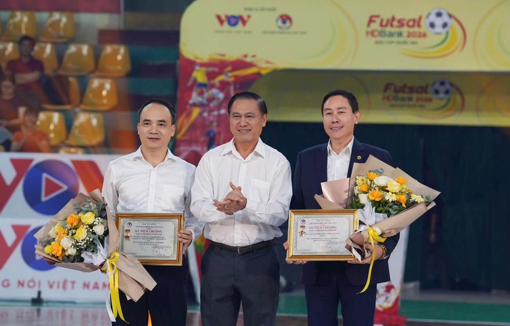 Kịch tính ngày khai mạc Cúp Quốc gia futsal 2026 - Ảnh 1. Kịch tính ngày khai mạc Cúp Quốc gia futsal 2026 - Ảnh 1.