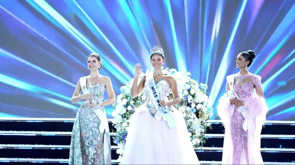 Hoa hậu Dominica 24 tuổi đăng quang Miss World 2026 - Ảnh 2. Hoa hậu Dominica 24 tuổi đăng quang Miss World 2026 - Ảnh 2.