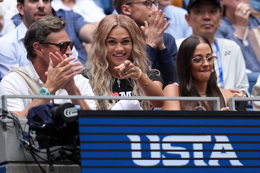 Trả giá vì chạy theo KOL, US Open 2026 bị ví như "sở thú" - Ảnh 2. Trả giá vì chạy theo KOL, US Open 2026 bị ví như "sở thú" - Ảnh 2.