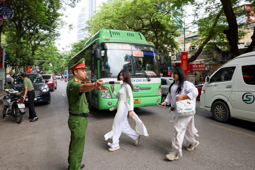 Hà Nội bảo đảm giao thông an toàn, thông suốt trong ngày khai giảng - Ảnh 1. Hà Nội bảo đảm giao thông an toàn, thông suốt trong ngày khai giảng - Ảnh 1.
