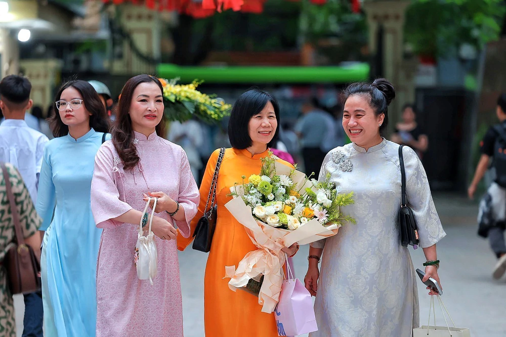 CẬP NHẬT Cầu truyền hình Lễ Khai giảng năm học 2026 - 2027 và Khánh thành các trường nội trú liên cấp - Ảnh 2. CẬP NHẬT Cầu truyền hình Lễ Khai giảng năm học 2026 - 2027 và Khánh thành các trường nội trú liên cấp - Ảnh 2.