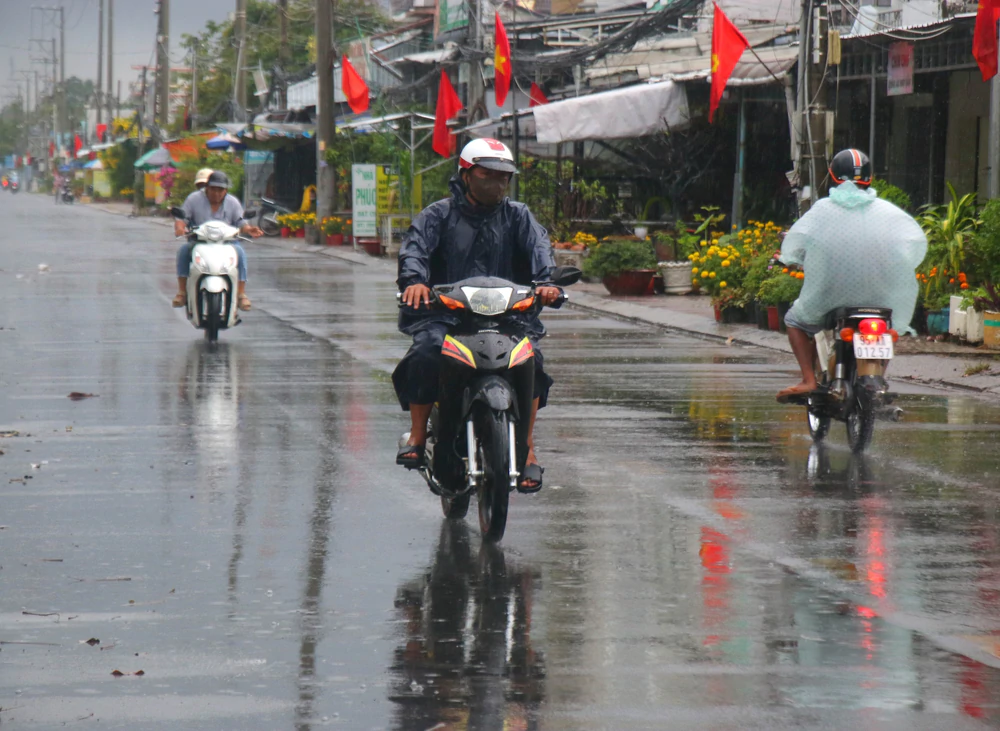 Dự báo thời tiết ngày và đêm 6/9: Nhiều khu vực có mưa rào và dông, cảnh báo gió mạnh và sóng lớn trên biển - Ảnh 1. Dự báo thời tiết ngày và đêm 6/9: Nhiều khu vực có mưa rào và dông, cảnh báo gió mạnh và sóng lớn trên biển - Ảnh 1.
