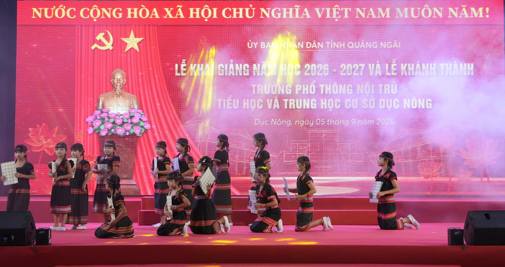 CẬP NHẬT: Thủ tướng dự Lễ khai giảng năm học mới tại Trường Phổ thông nội trú liên cấp Mường Khương - Ảnh 12. CẬP NHẬT: Thủ tướng dự Lễ khai giảng năm học mới tại Trường Phổ thông nội trú liên cấp Mường Khương - Ảnh 12.