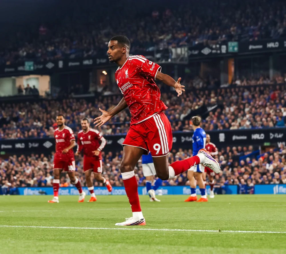 Đã đến lúc Liverpool “thu hoạch” Isak - Ảnh 1.