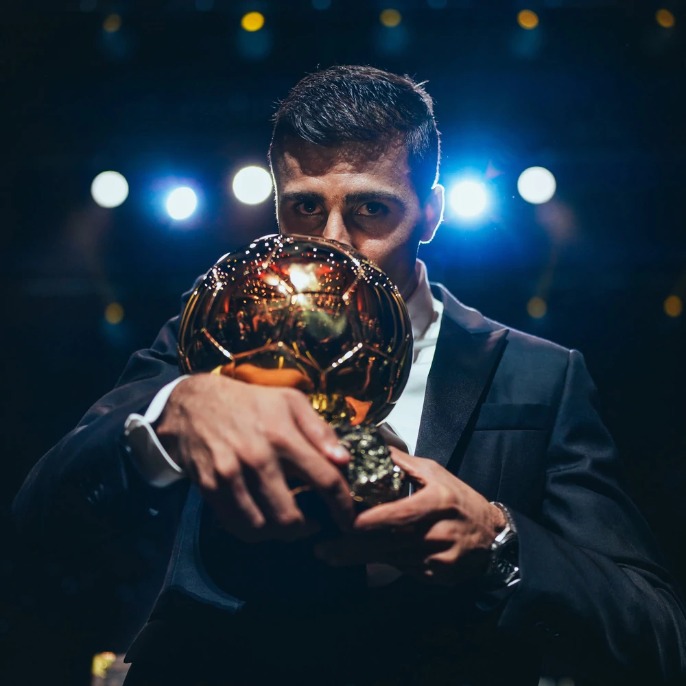 Cà phê bóng đá: Man City đã “mua” xong Rodri mới? - Ảnh 1. Cà phê bóng đá: Man City đã “mua” xong Rodri mới? - Ảnh 1.