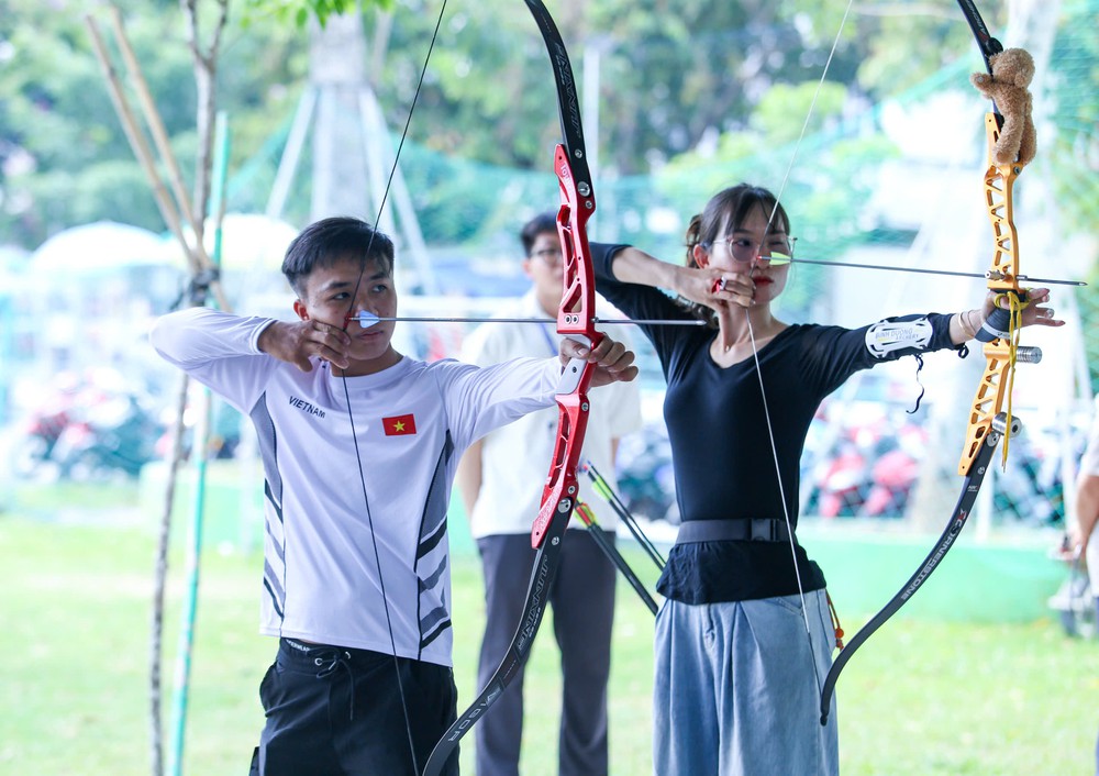 Giải bắn cung nhiều ý nghĩa ở TP.HCM - Ảnh 4. Giải bắn cung nhiều ý nghĩa ở TP.HCM - Ảnh 4.