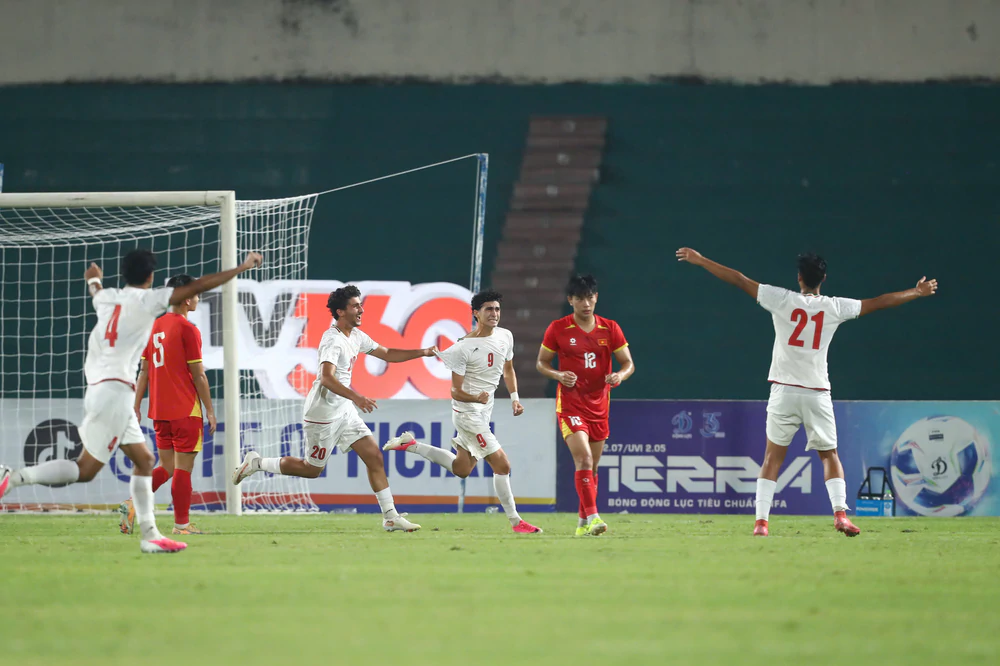 Vòng loại U20 châu Á 2027, U20 Việt Nam 1-3 U20 Iran: U20 Việt Nam rời vòng loại châu Á sau ba trận thua - Ảnh 1.
