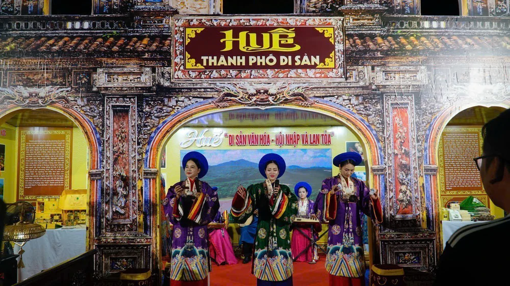 16 tỉnh, thành phố tham gia triển lãm “Không gian Du lịch, Văn hóa - Hội nhập và lan tỏa” - Ảnh 3.