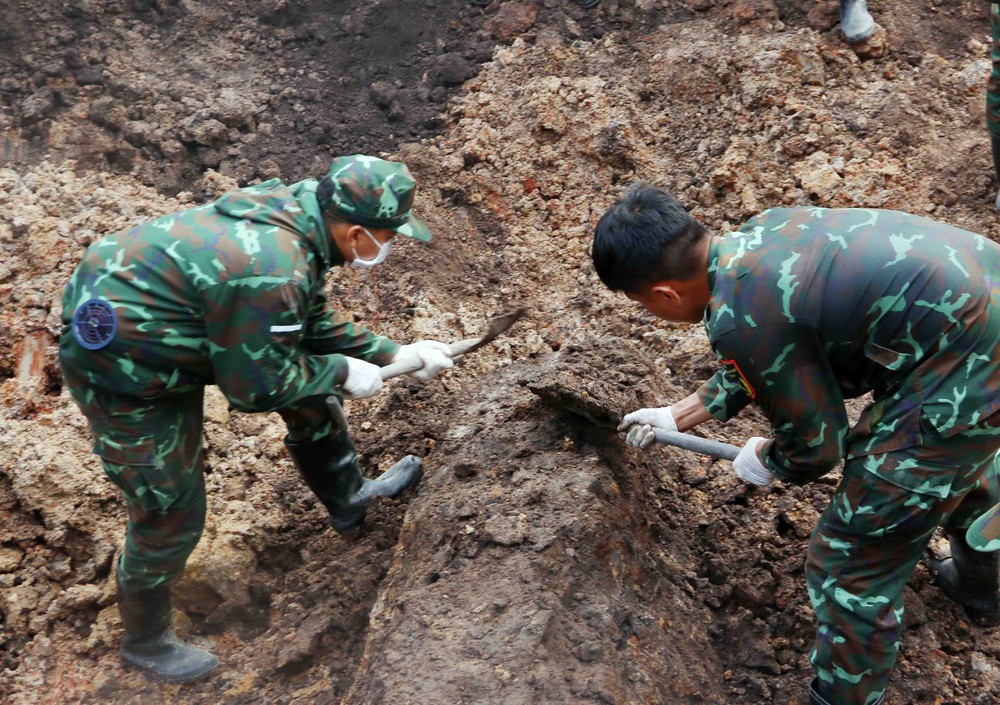 Cầu siêu tưởng niệm các Anh hùng liệt sĩ tại Công viên Lê Thị Riêng - Ảnh 2. Cầu siêu tưởng niệm các Anh hùng liệt sĩ tại Công viên Lê Thị Riêng - Ảnh 2.
