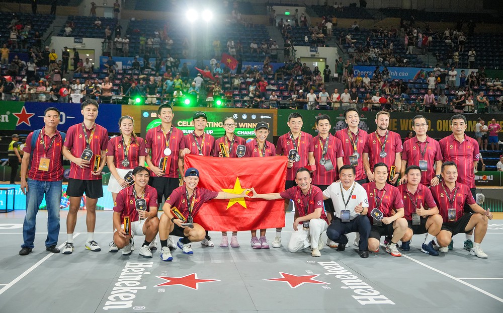 Đội tuyển Việt Nam chinh phục ngôi Á quân Heineken Pickleball World Cup 2026, tinh thần "Từ Fan Thành Bạn" lan tỏa - Ảnh 3. Đội tuyển Việt Nam chinh phục ngôi Á quân Heineken Pickleball World Cup 2026, tinh thần "Từ Fan Thành Bạn" lan tỏa - Ảnh 3.