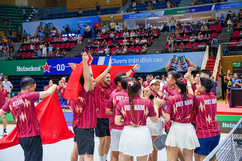 Đội tuyển Việt Nam chinh phục ngôi Á quân Heineken Pickleball World Cup 2026, tinh thần "Từ Fan Thành Bạn" lan tỏa - Ảnh 4. Đội tuyển Việt Nam chinh phục ngôi Á quân Heineken Pickleball World Cup 2026, tinh thần "Từ Fan Thành Bạn" lan tỏa - Ảnh 4.
