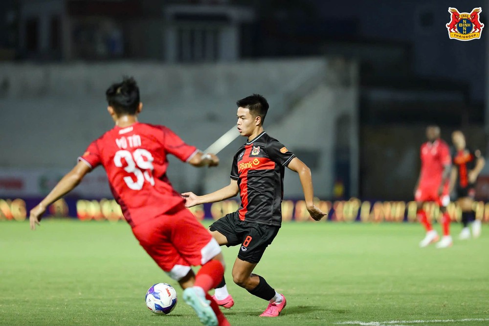ASIAD 2026: Sao trẻ Việt kiều vừa tỏa sáng ở V-League đối mặt nguy cơ lỡ hẹn - Ảnh 1. ASIAD 2026: Sao trẻ Việt kiều vừa tỏa sáng ở V-League đối mặt nguy cơ lỡ hẹn - Ảnh 1.