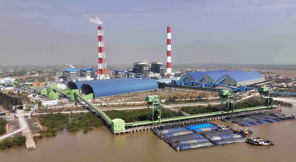 Nghị quyết số 27-NQ/TW: Phát huy sức mạnh liên kết vùng, đưa Đồng bằng sông Hồng trở thành vùng động lực của cả nước - Ảnh 4. Nghị quyết số 27-NQ/TW: Phát huy sức mạnh liên kết vùng, đưa Đồng bằng sông Hồng trở thành vùng động lực của cả nước - Ảnh 4.