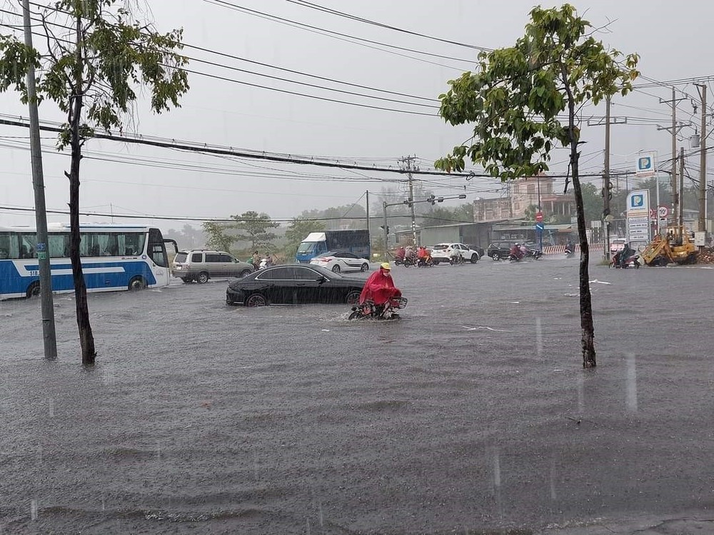 Dự báo thời tiết ngày 8/9: Nhiều nơi mưa to, cao nguyên Trung Bộ có nơi trên 70 mm - Ảnh 1. Dự báo thời tiết ngày 8/9: Nhiều nơi mưa to, cao nguyên Trung Bộ có nơi trên 70 mm - Ảnh 1.