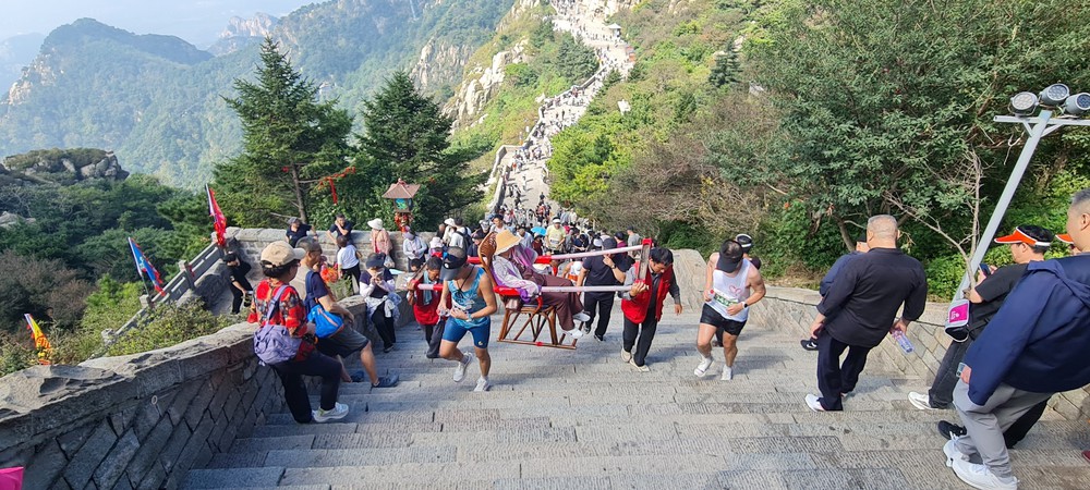 Thái Sơn – vẻ đẹp hùng vĩ của “Đệ nhất danh sơn” Trung Hoa - Ảnh 5. Thái Sơn – vẻ đẹp hùng vĩ của “Đệ nhất danh sơn” Trung Hoa - Ảnh 5.