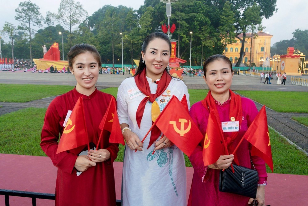 Từ Ngày Tôn vinh tiếng Việt (8/9) đến Nghị quyết 23-NQ/TW: Nuôi dưỡng tình yêu quê hương từ tiếng mẹ đẻ - Ảnh 1. Từ Ngày Tôn vinh tiếng Việt (8/9) đến Nghị quyết 23-NQ/TW: Nuôi dưỡng tình yêu quê hương từ tiếng mẹ đẻ - Ảnh 1.