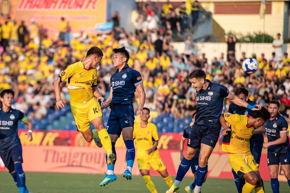 Thanh Hóa vẫn là hiện tượng thú vị của V-League - Ảnh 1. Thanh Hóa vẫn là hiện tượng thú vị của V-League - Ảnh 1.